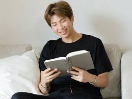 Rm menjadi bintang tamu bersama grupnya, bts, di program today show di rockefeller plaza, new york city, pada jumat (21/2/2020). Rm Bts Donasi Miliaran Untuk Museum Korea Di Hari Ulang Tahun
