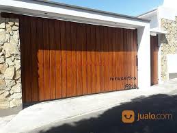Jika anda berencana untuk merubah tampilan pintu gerbang anda menjadi lebih menarik dari sebelumnya maka ada baiknya. Pintu Gerbang Pintu Garasi Kayu Jati Kab Sleman Jualo
