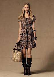 Gli stivaletti pitonati sono una delle tendenze della primavera/estate 2019: Come Vestire Con Stivali
