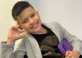 🧠💬 Pau Brunet (@Paupautista), conegut a les xarxes socials, parlarà sobre  l'autisme a Lloret de Mar 🎉 La conferència tindrà lloc aquest dissabte a  les 17.00 h al Teatre de Lloret. 🙌