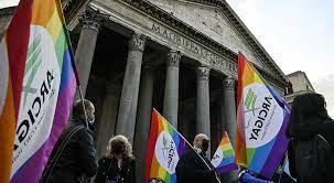 Il ddl zan è una proposta di legge contro l'omotransfobia e in generale le discriminazioni legate il disegno di legge in questione, proposto dal deputato pd alessandro zan, composto da nove articoli. Ddl Zan Cos E E Cosa Prevede Testo Completo Liberta Di Opinione E Aggravanti