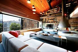 Para nosotros es muy importante que visualices cómo quedarán tus espacios. Contemporary Rustic Karakoy Loft Overlooks Modern Istanbul