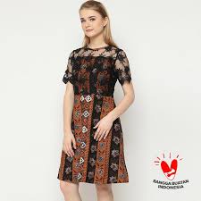 Comfortable to wear and good looking at the same time. Jual Benangsari Fadira Terusan Dress Batik Wanita Brown Black Online Januari 2021 Blibli