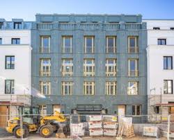 The nearest airport is dusseldorf international airport, 3.7 miles from the accommodation. 4 Zimmer Wohnung Zum Verkauf 40545 Dusseldorf Oberkassel Greifweg 16 Mapio Net