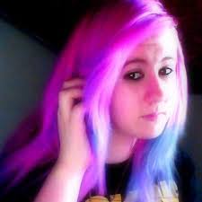 Chloe Dailey's Instagram, Twitter & Facebook