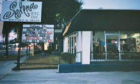 Updated selena mural featuring the art of san siguenza. Store Front Of The Selena Etc In San Antonio On Broadway Selena Quintanilla Selena Selena Quintanilla Perez
