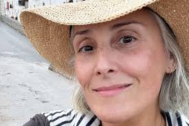 Ricki Lake shares unseen before-and-after photos to mark 2 years since facelift