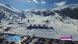 Στην καρδιά της όμορφης και ιστορικής κωμόπολης, 14 χιλιόμετρα από το χιονοδρομικό κέντρο του χελμού 'πανοσ πολκασ' το. Xionodromiko Kentro Kalabrytwn Video Me Drone 7 Ian 2017 Xionodromika Gr Youtube