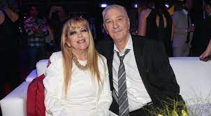 Es jonatan viale, su hijo y su esposa, porque recordemos que ivana, la hija de mauro, lo estuvo acompañando el viernes por la noche cuando le dio cerca de 39 grados de fiebre, empezó. Leonor Schwadron La Mujer Que Acompano Incondicionalmente A Mauro Viale Casi Toda Su Vida Diario De Cultura