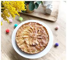 Gateau Aux Pommes Croustillant De Maman Recette En 2020 Recettes De Cuisine Recette Gateau Aux Pommes