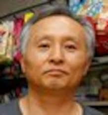 Neighbours fed up with shop crime chase robbers