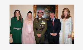 ففي أي إطار تندرج هذه الزيارة؟ ÙØ¯ÙØ¹ÙØª Ø§Ø²Ø¯ÙØ§Ø¯ Ø§ÙØªÙØªØ± ÙÙ Ø¹ÙØ§Ù ÙØ­Ø¯ÙØ« Ø¹Ù ÙØ­Ø§ØµØ±Ø© Ø³ÙØ§Ø±Ø© Ø§ÙØ¥ÙØ§Ø±Ø§Øª ÙØ§ÙØ¥Ø´Ø§Ø±Ø© Ø¥ÙÙ Ø¯ÙØ± Ø¥Ø³Ø±Ø§Ø¦ÙÙ Ø§ÙÙØ¯Ø³ Ø§ÙØ¹Ø±Ø¨Ù