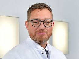 Chefarzt der Sindelfinger Urologie erhält begehrte  Gustav-Simon-Medaille</h1>