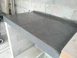 Conjointement au rajeunissement du plan de travail, une nouvelle table de cuisson mixte est installée ce qui entraîne de petites modifications du support. Carrelage 60 X 60 Avec Carrelage Plan De Travail Cuisine 60x60 Idees Et 98439066 O Avec 2048x1 Carrelage Plan De Travail Plan De Travail Cuisine Evier En Beton