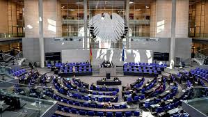 Sitzung des deutschen bundestages am mittwoch, 18. Debatte Um Infektionsschutzgesetz Der Bundestag Will Mitreden Br24