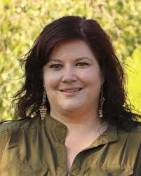 Kellie Clay's Instagram, Twitter & Facebook