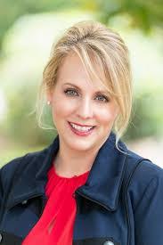 Danielle Benson's Instagram, Twitter & Facebook