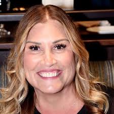 Amazon.com: Everything Has Its Place: 9781946664495: Howard Mize, Nadeem  Jones, Nadeem Jones: 圖書