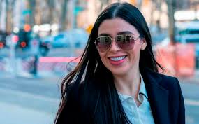 She is believed to have gotten married in 2007 on her 18th birthday. Emma Coronel Habla De Juaquin El Chapo Guzman En Instagram