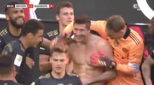 Po 21 kolejkach ma na koncie 21 goli i o jednego. Tak Robert Lewandowski Przeszedl Do Historii Zobacz Bramke Napastnika Bayernu Sport Wp Sportowefakty