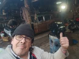 Yo soy un agradecido a la vida por dejarme trabajar de lo que me gusta,  siempre lo digo que no soy mecánico. Por eso solo reparamos falcón. Y con  la alegría de
