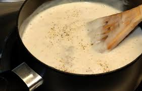 Do macarrão à lasanha, passando pelo frango ou peixe, o molho branco é sempre uma boa opção, inclusive para os cozinheiros de primeira viagem! Como Fazer Lasanha De Molho Branco E Vermelho Simples