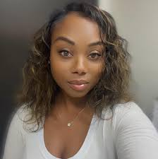 Freddie and Shazza? FINE. 📺: A Different World is playing