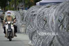 Kata zakat berasal dari bahasa arab زكاة atau zakah yang berarti bersih, suci, subur, berkat, dan berkembang. Bantuan Untuk Wni Terdampak Lockdown Di Johor Diperluas Republika Online
