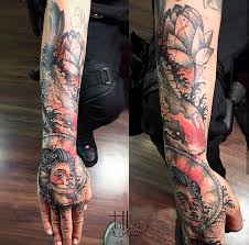 Best Black And Grey Tattoo Artists In The Us Blackwork Infused Color Tattoo Blackwork Tattoo