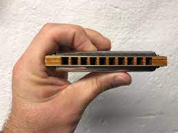 It is recommended for starters that you purchase either a chromatic or a diatonic harmonica, here at honkin' harmonica. Left Handed Harmonica Player Options For Holding Blues Harmonica Kaizenblues Harmonica Kaizen