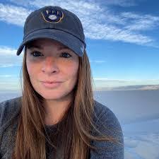 Amanda Warriner's Instagram, Twitter & Facebook