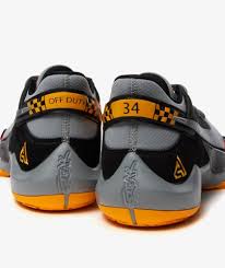 .'zoom freak 1' created by nike, giannis antetokounmpo excitedly announced that the 'zoom freak 2' is last year, nike announced that giannis' debut signature shoe honours his family and greek. Compra Nike Zoom Freak 2 Ck5424 006