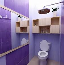 Adanya cermin kamar mandi minimalis selain mengambil sisi fungsionalitasnya, juga secara estetis punya daya pikat tersendiri. Dekorasi Nyaman Pada Kamar Mandi Rumah Si Untung