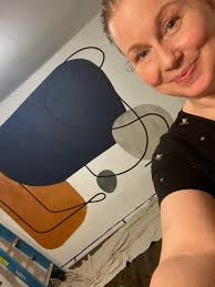 Would you stay at this Airbnb with a custom mural?