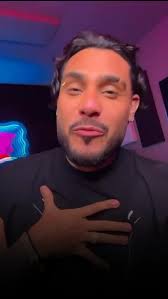 Valencia, Prepara la Fiesta de Fin de Año! 🎉 Este 30 de Diciembre, la  ciudad se viste de gala para recibir la voz inigualable de @nelsonarrieta7  en el hotel @wtchesperiavalencia Una noche