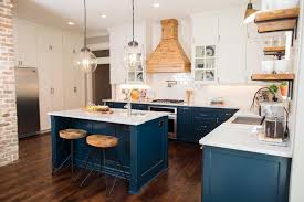 1905 Craftsman Fixer Upper For Two Fearless Newlyweds Craftsman Kitchen Fixer Upper Kitchen Kitchen Design