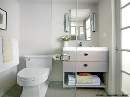 Setiap model memiliki kelebihan dan juga kekurangannya sendiri. Wow Ternyata Begini Desain Kamar Mandi Sempit Yang Terlihat Luas