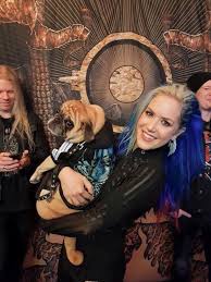 Check the model profile of alissa p from united kingdom. Instant Joy Can I Have A Furiend At Alissa White Gluz Facebook