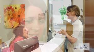 Stephanie Barnum's Instagram, Twitter & Facebook