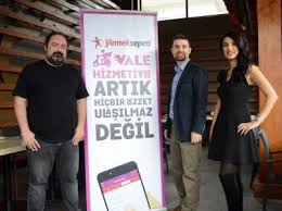 Yemeksepeti.com uzun yıllardır yemek sektöründe sipariş vermek isteyen müşteriler ile yemek sektöründe faaliyet gösteren işletmeleri buluşturan online bir platformdur. Yemeksepeti Nden Dunyada Bir Ilk Teslimatta Vale Hizmeti Pazarlamasyon