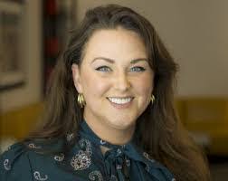 Traci Saylor's Instagram, Twitter & Facebook