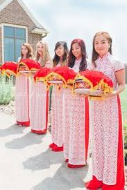 Traditional Vietnamese Wedding Bridesmaid In Ao Dai Vietnamese Wedding Traditional Wedding Attire Asian Wedding Decor