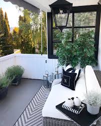 We aren't all lucky enough to have an outdoor area to decorate, but you don't have to have a huge backyard to enjoy the pleasures of the great outdoors. How To Create An Outdoor Living Space In A Small Backyard Extra Space Storage
