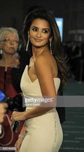 Apr 23, 2018 · découvrez la biographie de penélope cruz, ses photos, vidéos. Ceremony Of Delivery Of The Cinematographic Prizes Goya 2010 The Penelope Cruz Makeup Penelope Cruz Monica Cruz