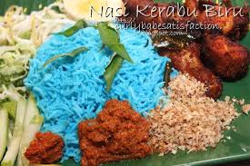 Masukkan daging ayam, kemudian masak hingga kecokelatan. Curlybabe S Satisfaction Nasi Kerabu Biru Ayam Goreng Berempah Serai Sambal Tumis Sambal Lada Sambal Ikan Ayam Goreng Serai Tumis