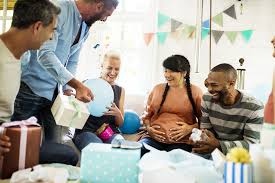 Para la fiesta de nacimiento se pueden preparar muchos juegos que tengan como lógica común la llegada del bebé. 15 Juegos Divertidos Que No Pueden Faltar En Tu Proximo Baby Shower