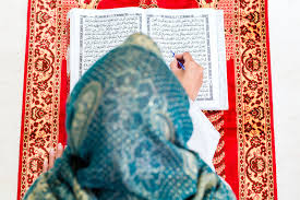 Di dalam surah ini terdapat empat kisah yang banyak memberi pengajaran iaitu : Kisah Unik Di Balik Surah Al Kahfi Okezone Muslim