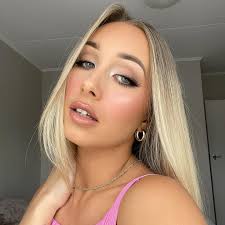 Kelsey Wilson Makeup