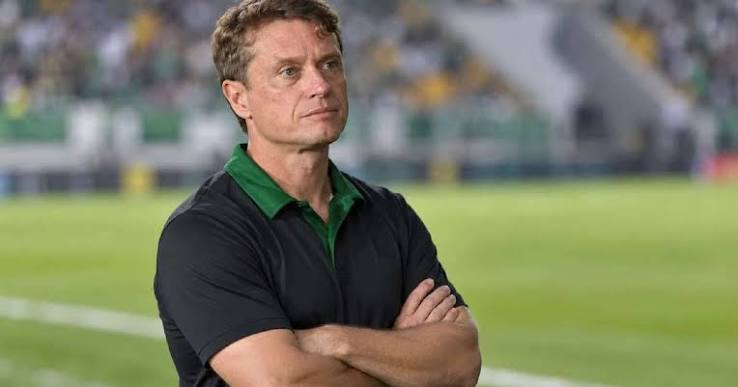 Sete Jogos Sem Vencer e Risco de Rebaixamento: Coritiba Demite Fernando Seabra