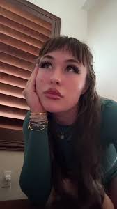 kissfromlo (@kissfromlo44) - Urlebird